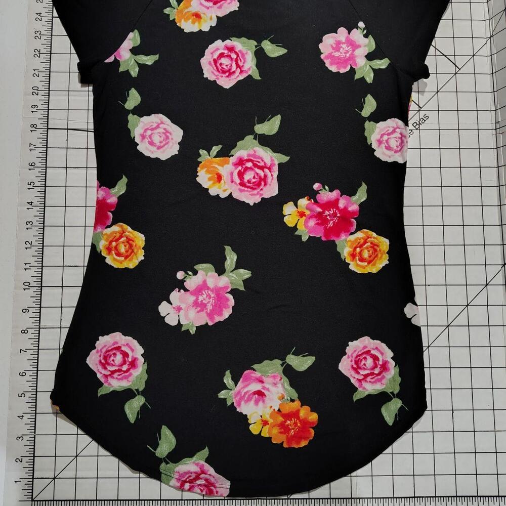 Black flower shirt - Picture 2 of 4